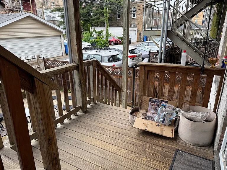1114 N Wolcott Ave #1R — Photo 11