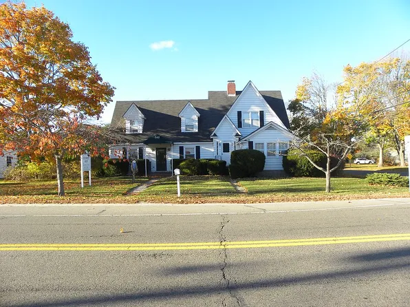 583 Montauk Hwy, East Moriches, NY 11940