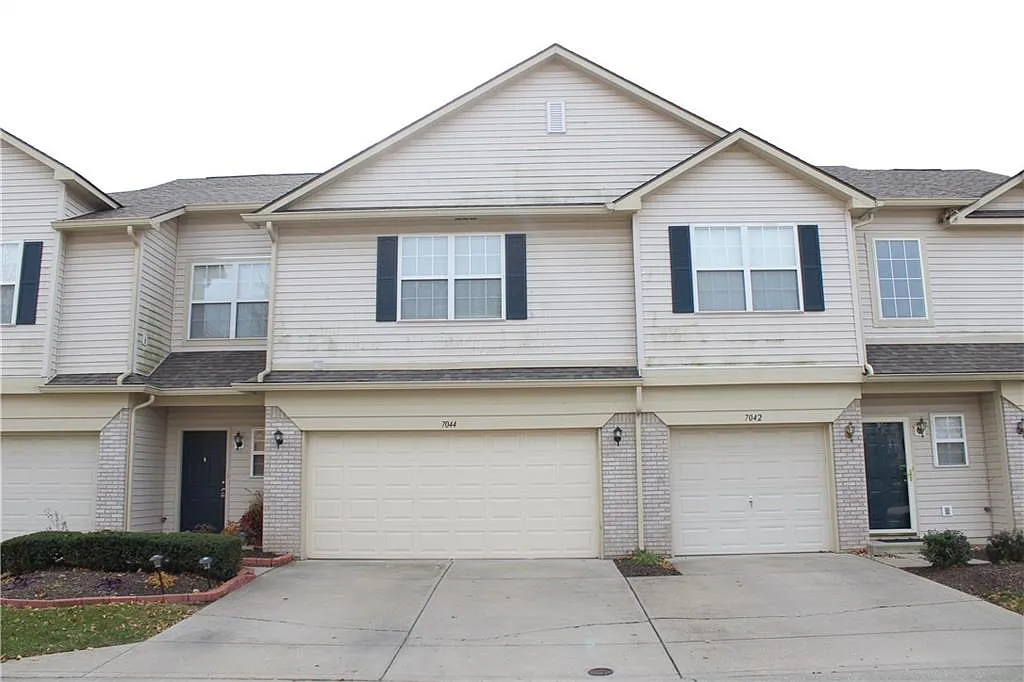 7044 Gavin Dr photo 1