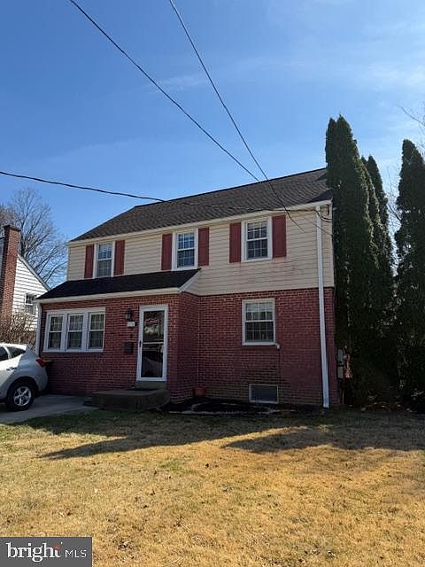 1st image of 210 Florence Ave