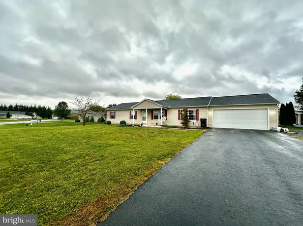 157 Durham Dr, Chambersburg, PA 17202