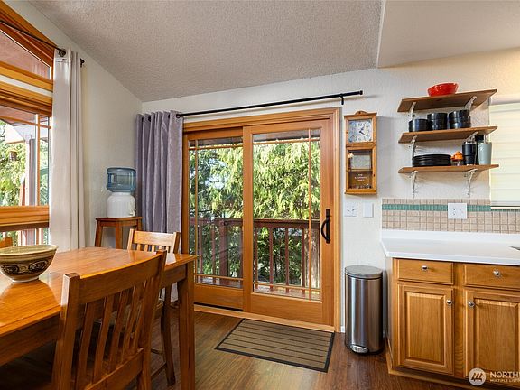 2nd image of 709 Shelter Bay Drive