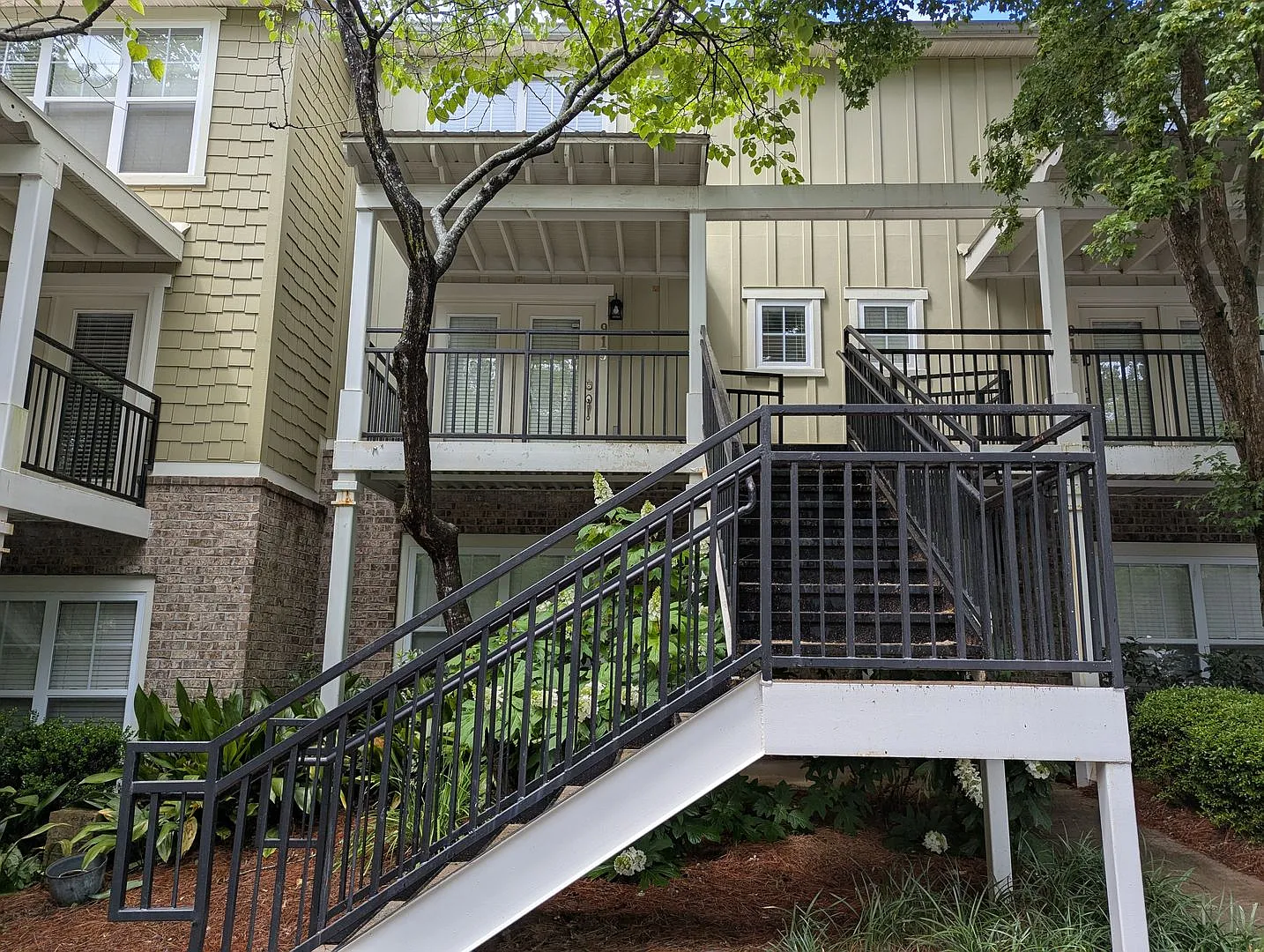 3 Bed/3 Bath Apartment in the Woodlands Community w/ Resort-Style Amenities — Photo 1