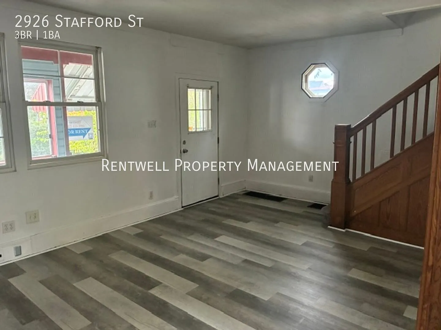 Charming 3-Bedroom Home with Hardwood Floors & Screened-In Porch — Photo 4