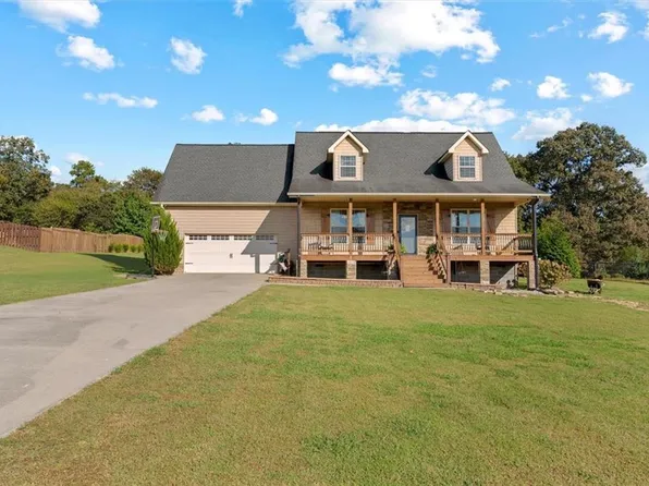 187 Willow Haven St SE, Calhoun, GA 30701