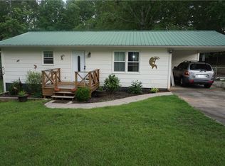 104 Pine View Dr, Walhalla, SC 29691