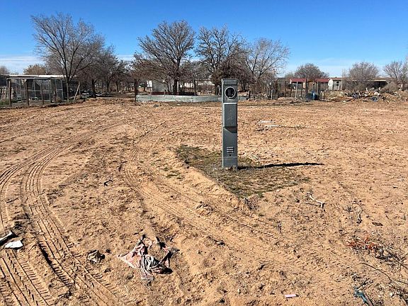 3rd image of 32 Emilia Ln