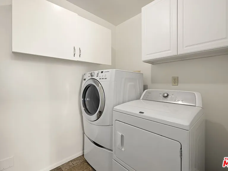 10430 Wilshire Blvd #202 — Photo 17