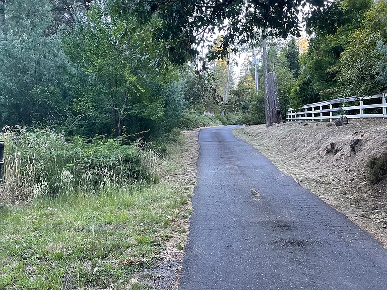 2140 Coffee Ln #B — Photo 16