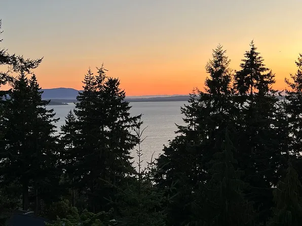 160 Highland Dr, Bellingham, WA 98225