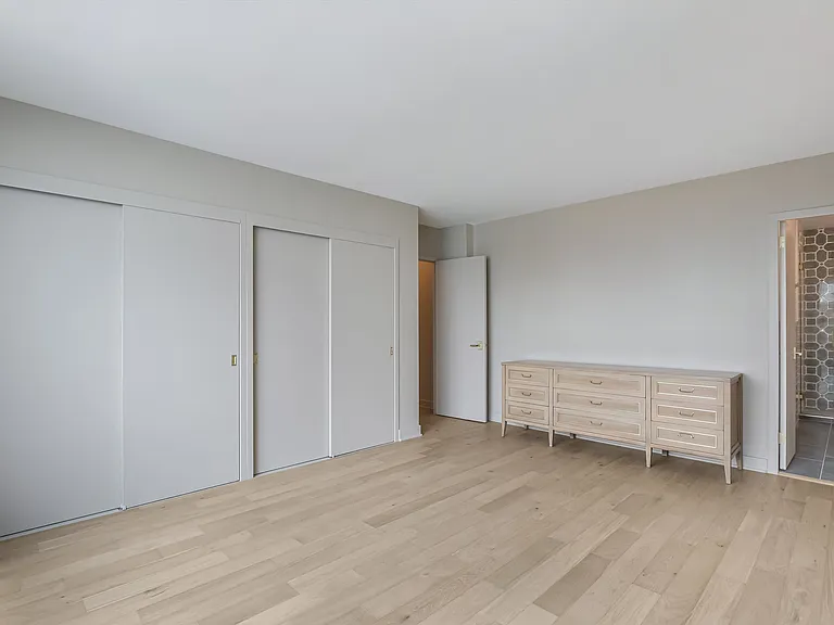 1550 N Lake Shore Dr #29D — Photo 12