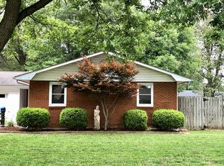812 Cambridge Dr, Sikeston, MO 63801