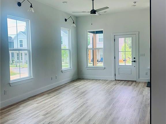 4th image of 1391 S Duncan Ave #1