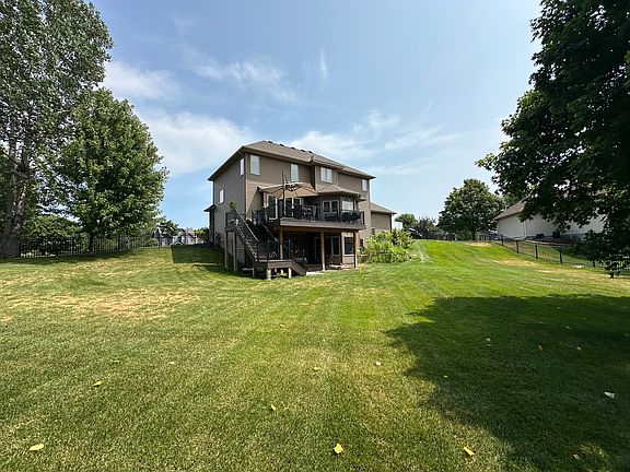 4th image of 10787 Regent Ave N