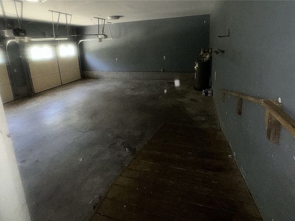 5th image of 115 Mountain Springs Rd