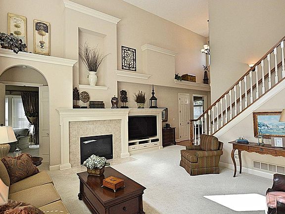 3rd image of 4309 Yellow Wood Dr