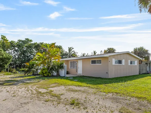 137 Washington Ave #B, Indialantic, FL 32903