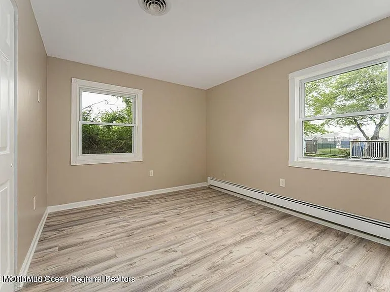 34 Bell St — Photo 17
