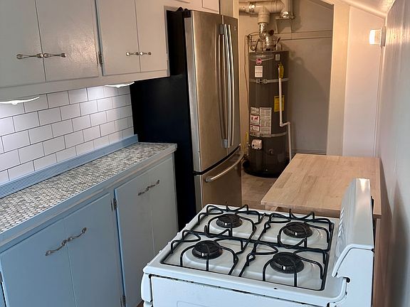 4th image of 2425 Prince St #B