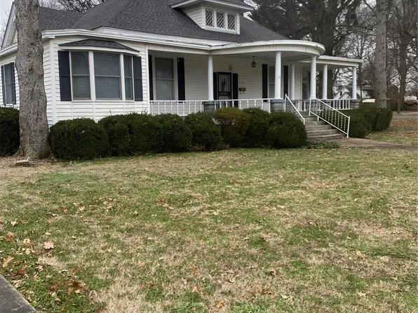 309 W 4th St, Portageville, MO 63873