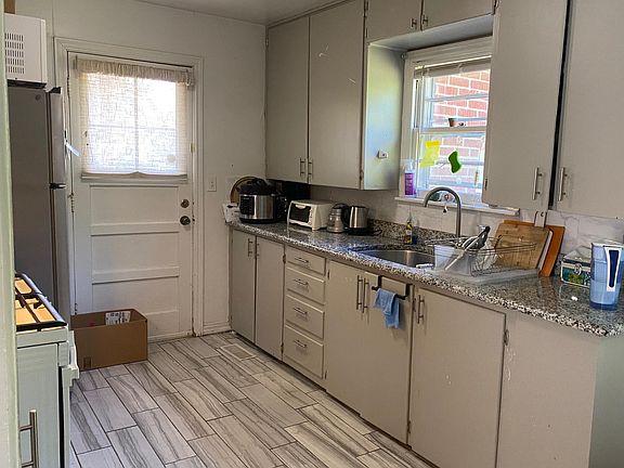 4th image of 1115 McNamee St