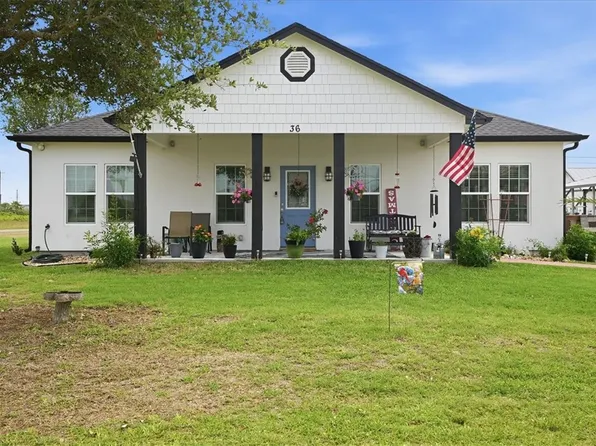 36 Green Oak Ln, Rockport, TX 78382