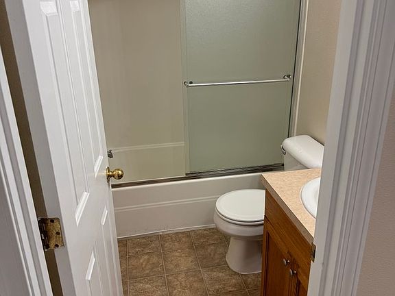 4th image of 3976-3988 Nestor Ln NE #3986