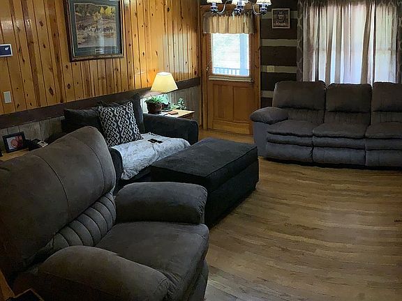 4th image of 72 Begonia Ct