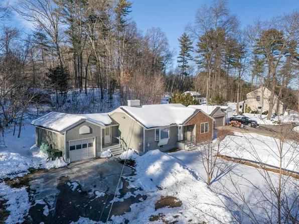 32 Chester Rd, Derry, NH 03038