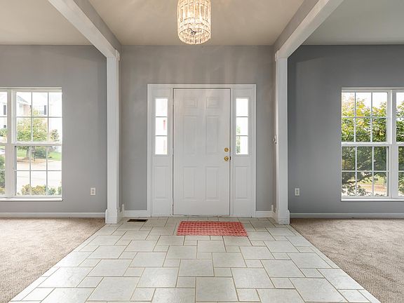 3rd image of 920 Bellerive Manor Dr
