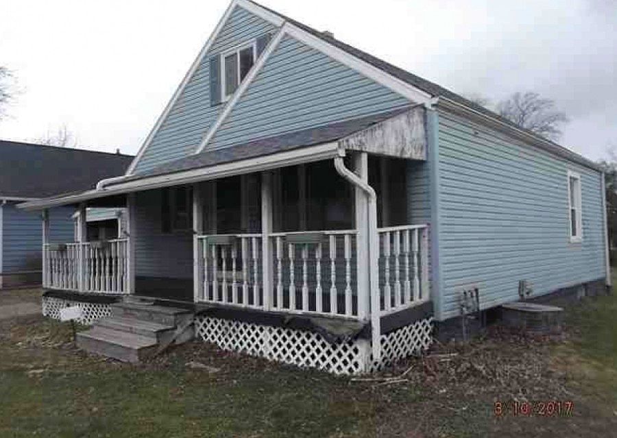 1st image of 916 E 38th St