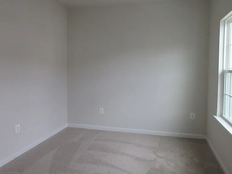 2081 Elm Tree Ct — Photo 9
