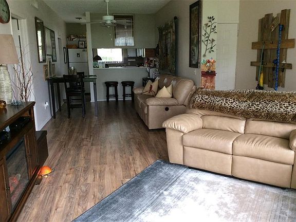 3rd image of 602 Sweet Bay Cir #N