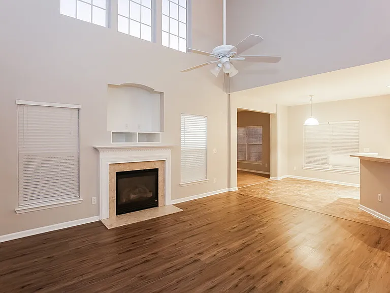 7215 Hathaway Ct — Photo 8