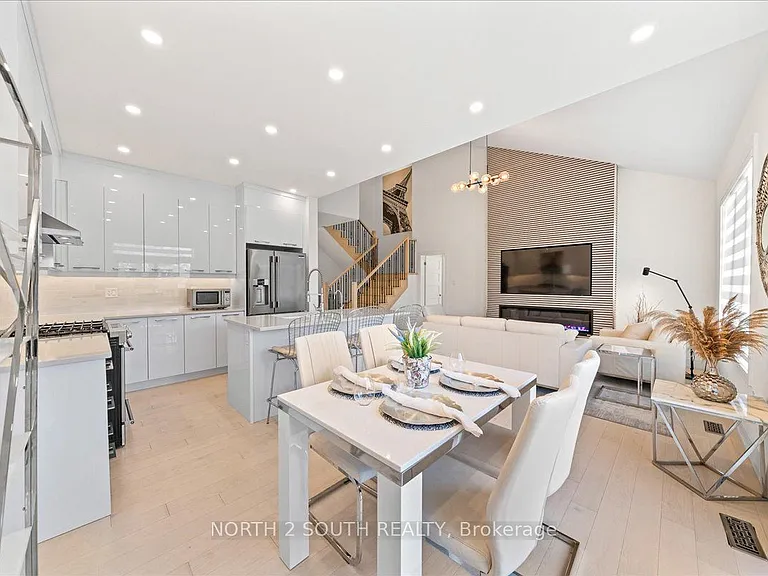 118 Berkely St — Photo 10