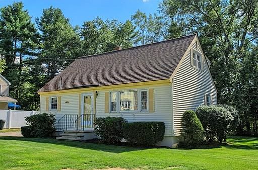 2nd image of 28 Newport Dr