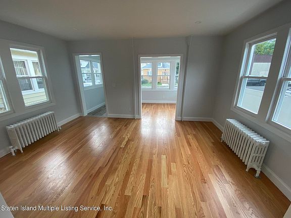 3rd image of 51 Mary St