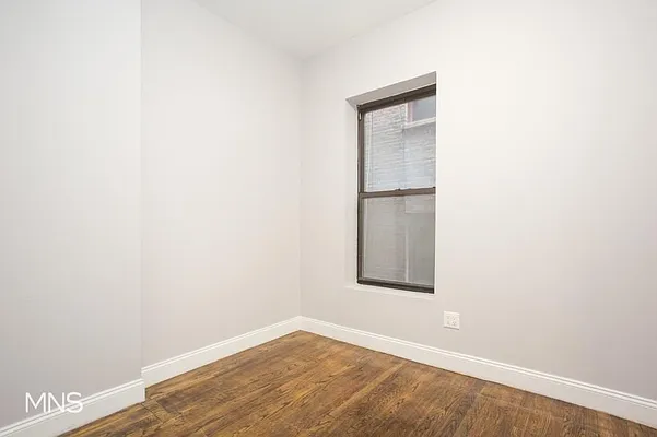 Rented by MNS Marketing | media 8