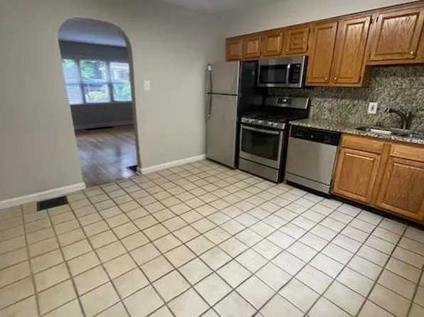 2305 Taylorsville Rd #2, Louisville, KY 40205