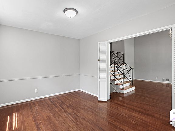 4th image of 200-17 Keno Ave #1