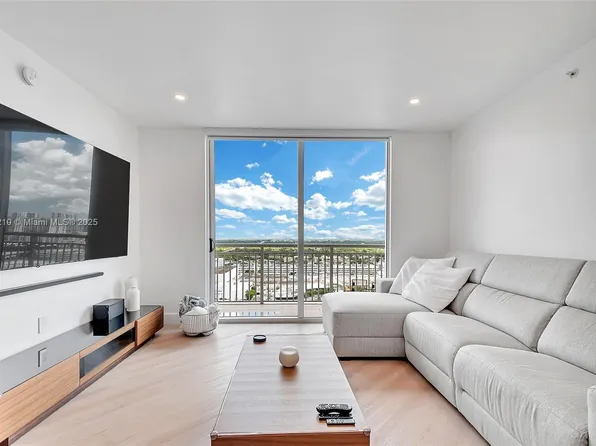 9055 SW 73rd Ct APT 2107, Miami, FL 33156