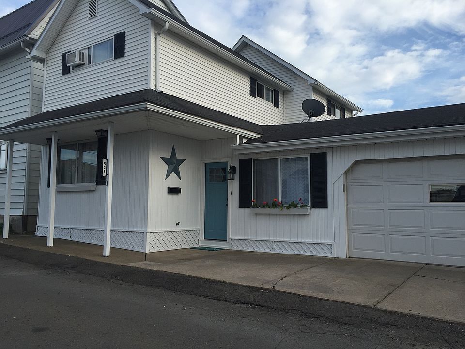 Attached Garage