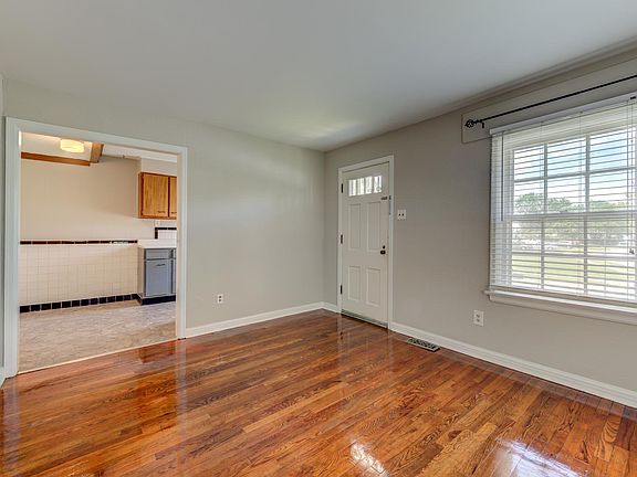 5th image of 10226 Shamrock Ln
