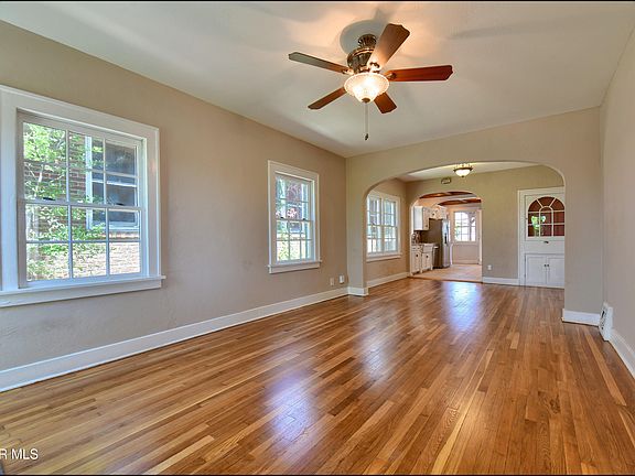 3rd image of 3117 Richmond Ave
