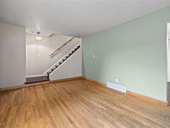4th image of 856 Fairwood Blvd