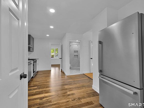 3rd image of 6 Henry Street