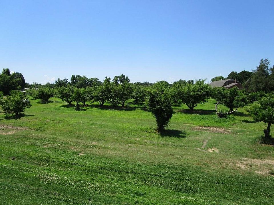 2nd image of 2490 Airpark Rd