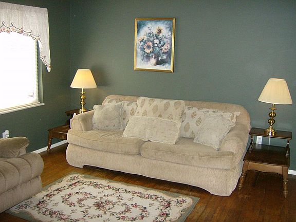5th image of 4128 Hillside Ave