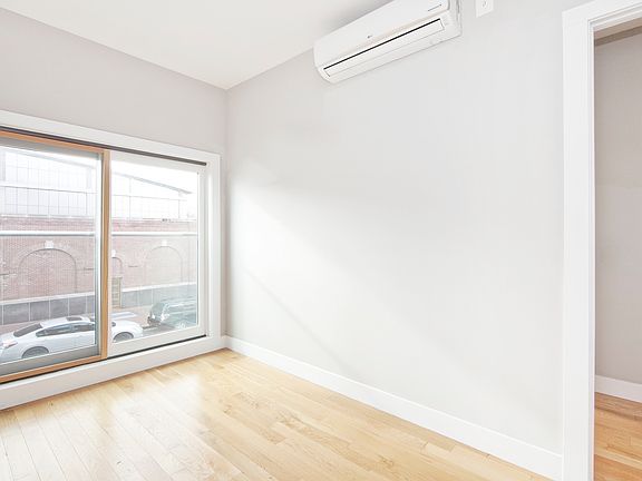 5th image of 215 Butler St #2E