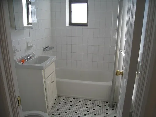 Rented by Alexiou Realty | media 5